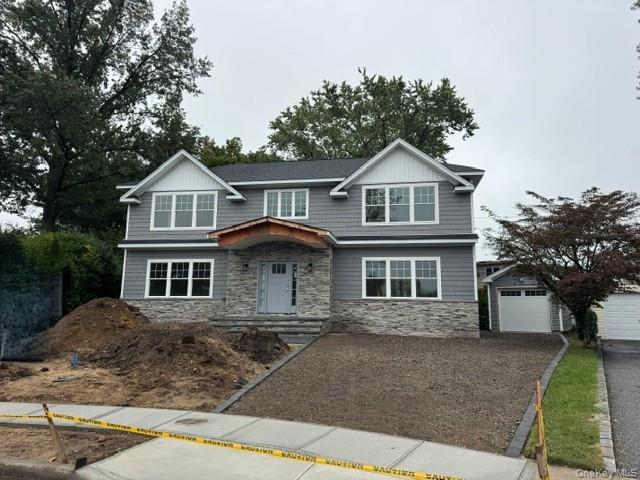 9 Van Sise Court, Syosset