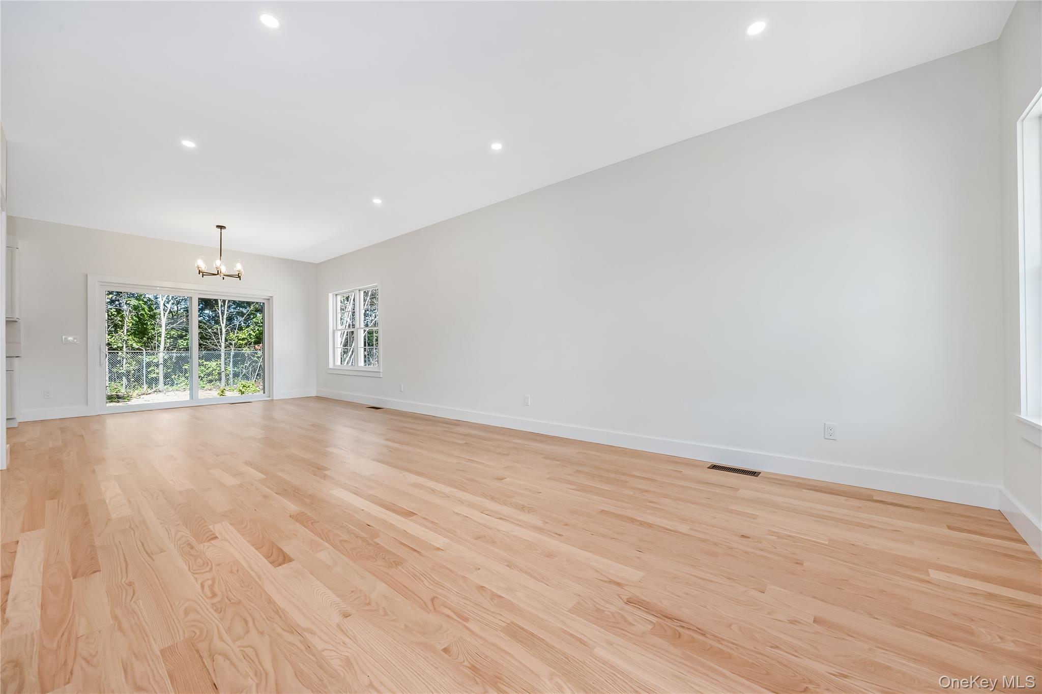 510 Bayport Avenue — photo 5