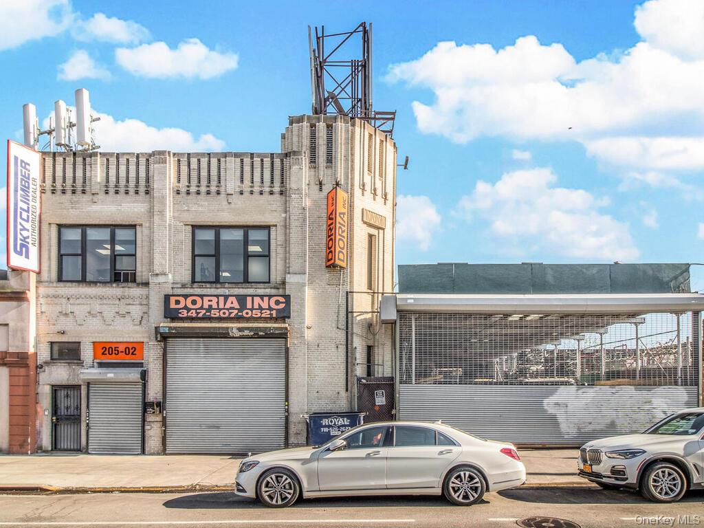 205-02 Jamaica Avenue — photo 3