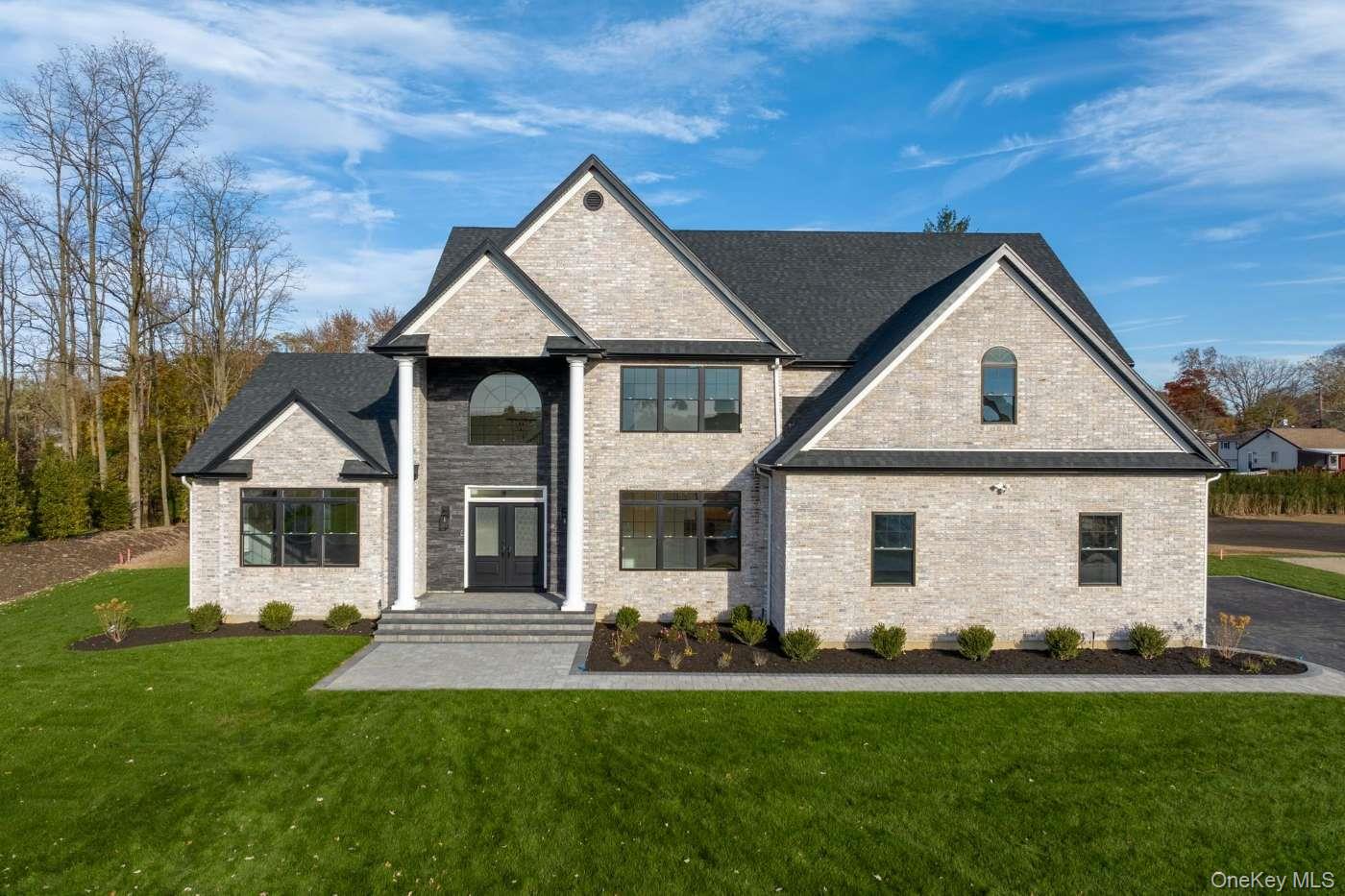 457 Pond Path, East Setauket