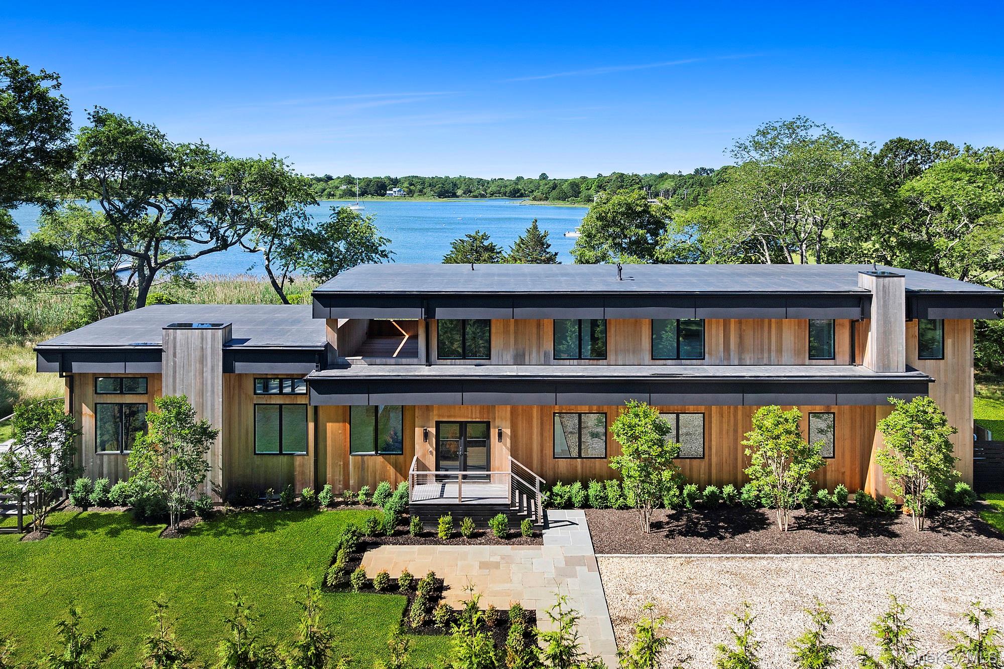 8 Hilo Drive — photo 2