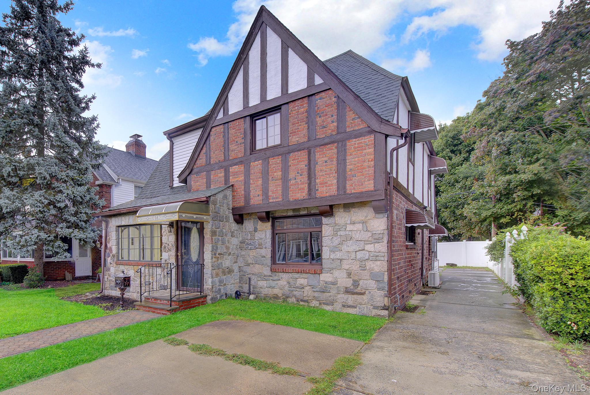 54 Surrey Lane — photo 3