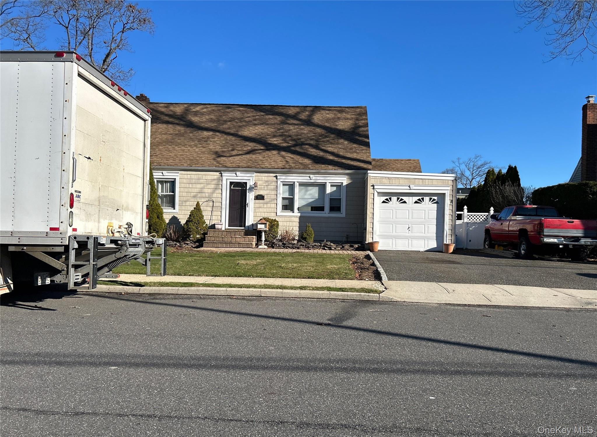 95 Clark Avenue — photo 3