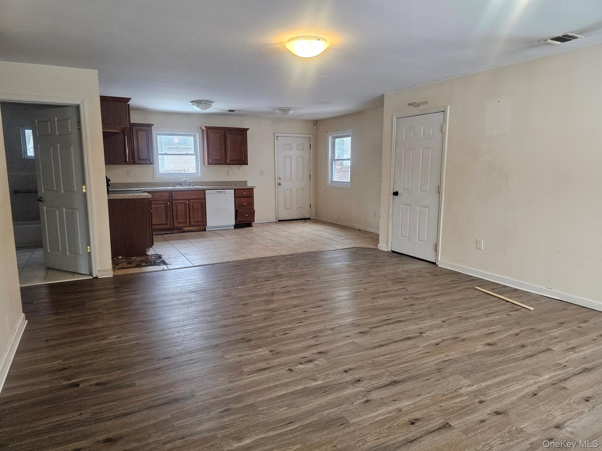 556 Taylor Avenue — photo 3