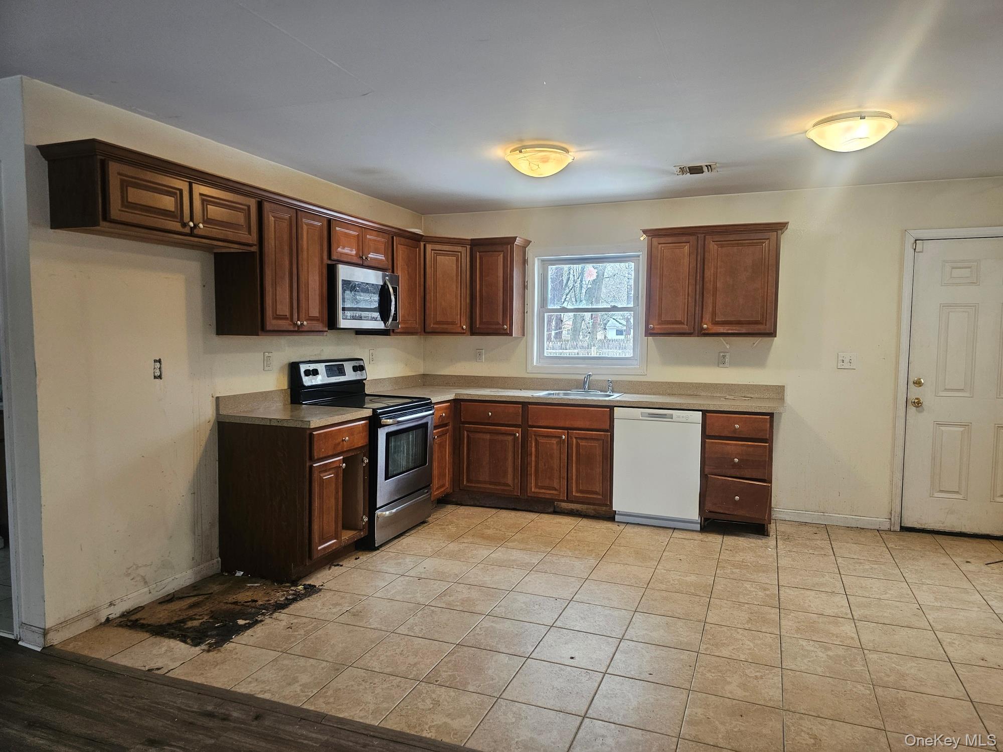 556 Taylor Avenue — photo 5