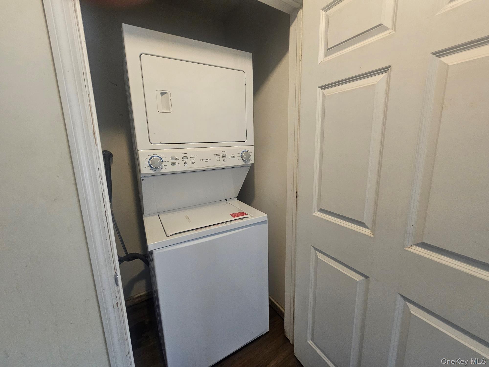 556 Taylor Avenue — photo 8
