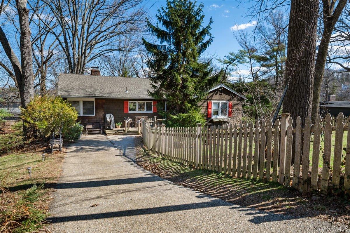 41 Lakeside Drive