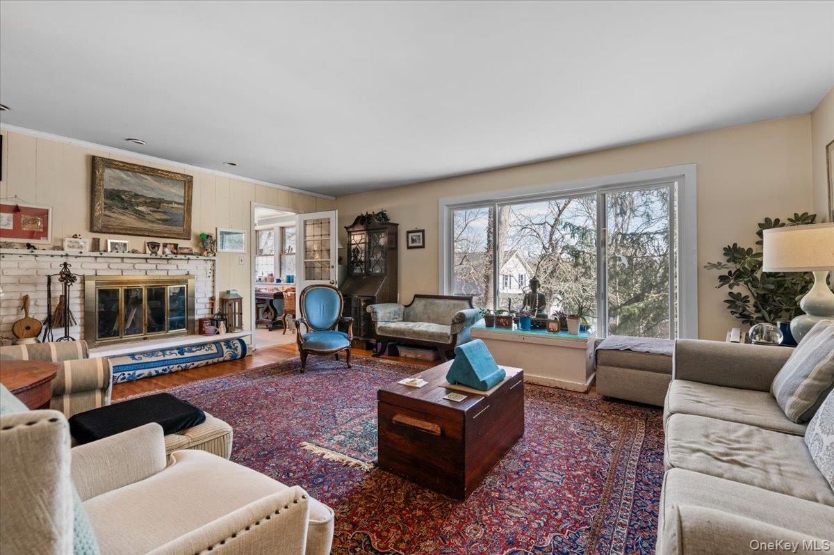 41 Lakeside Drive — photo 2