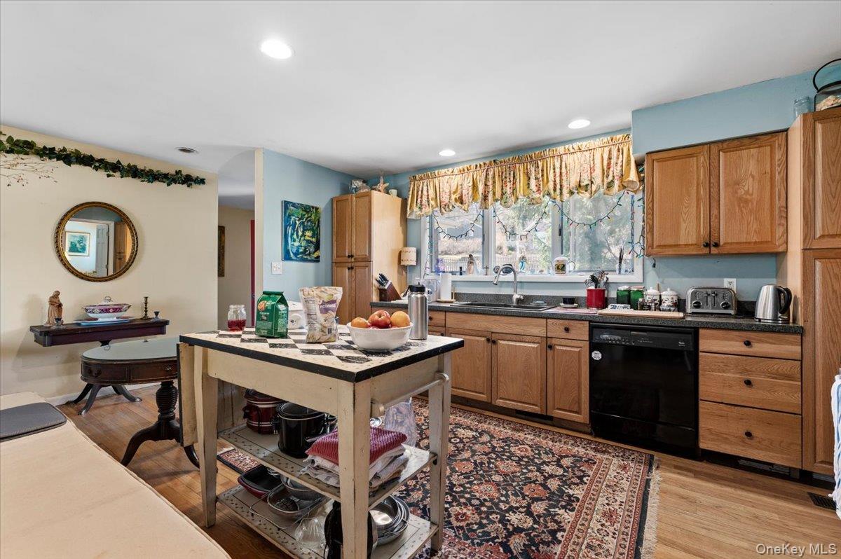 41 Lakeside Drive — photo 3