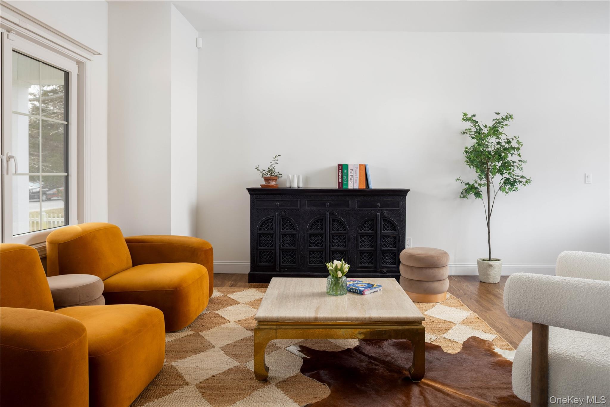 660 Sutton Place — photo 11