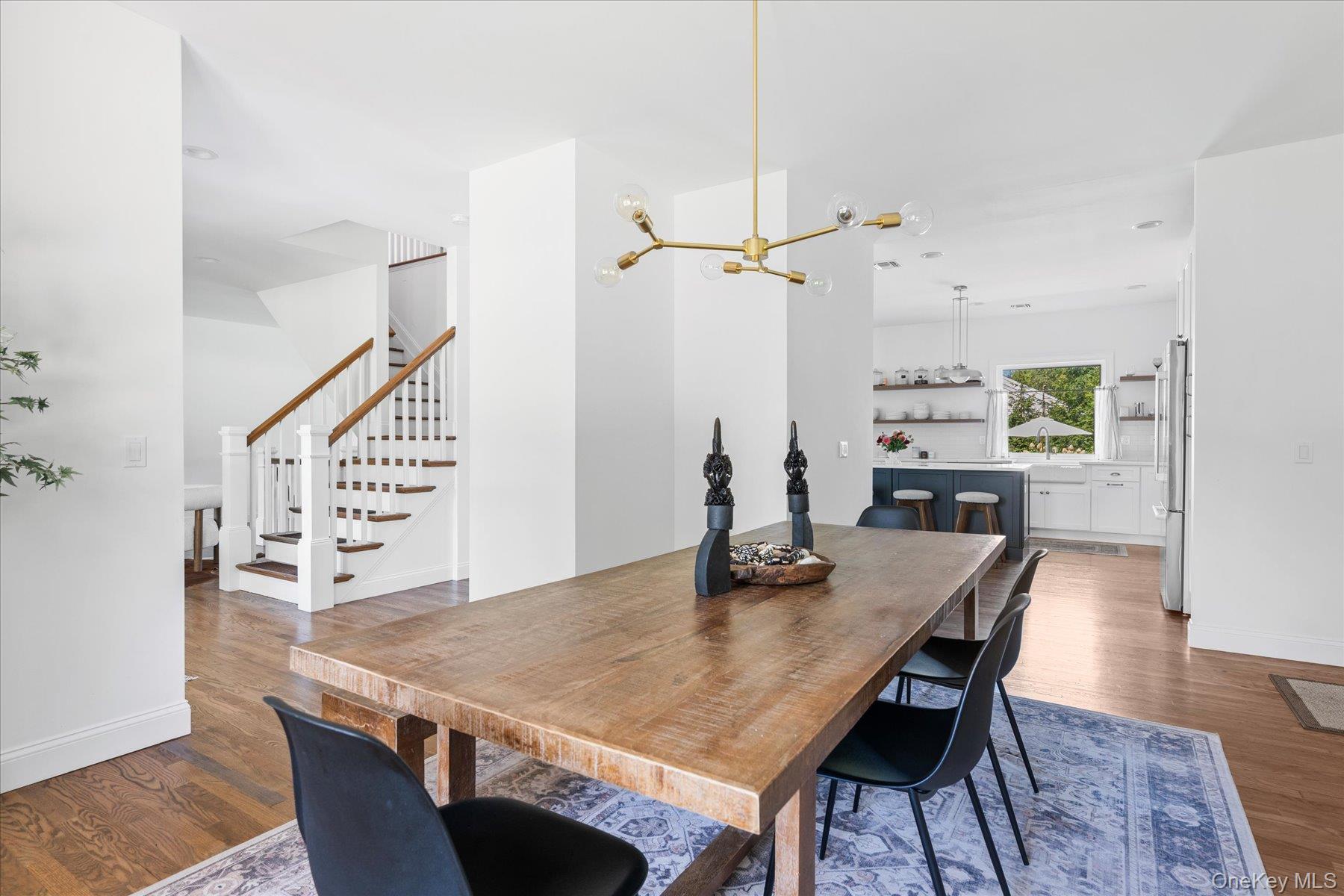 660 Sutton Place — photo 12