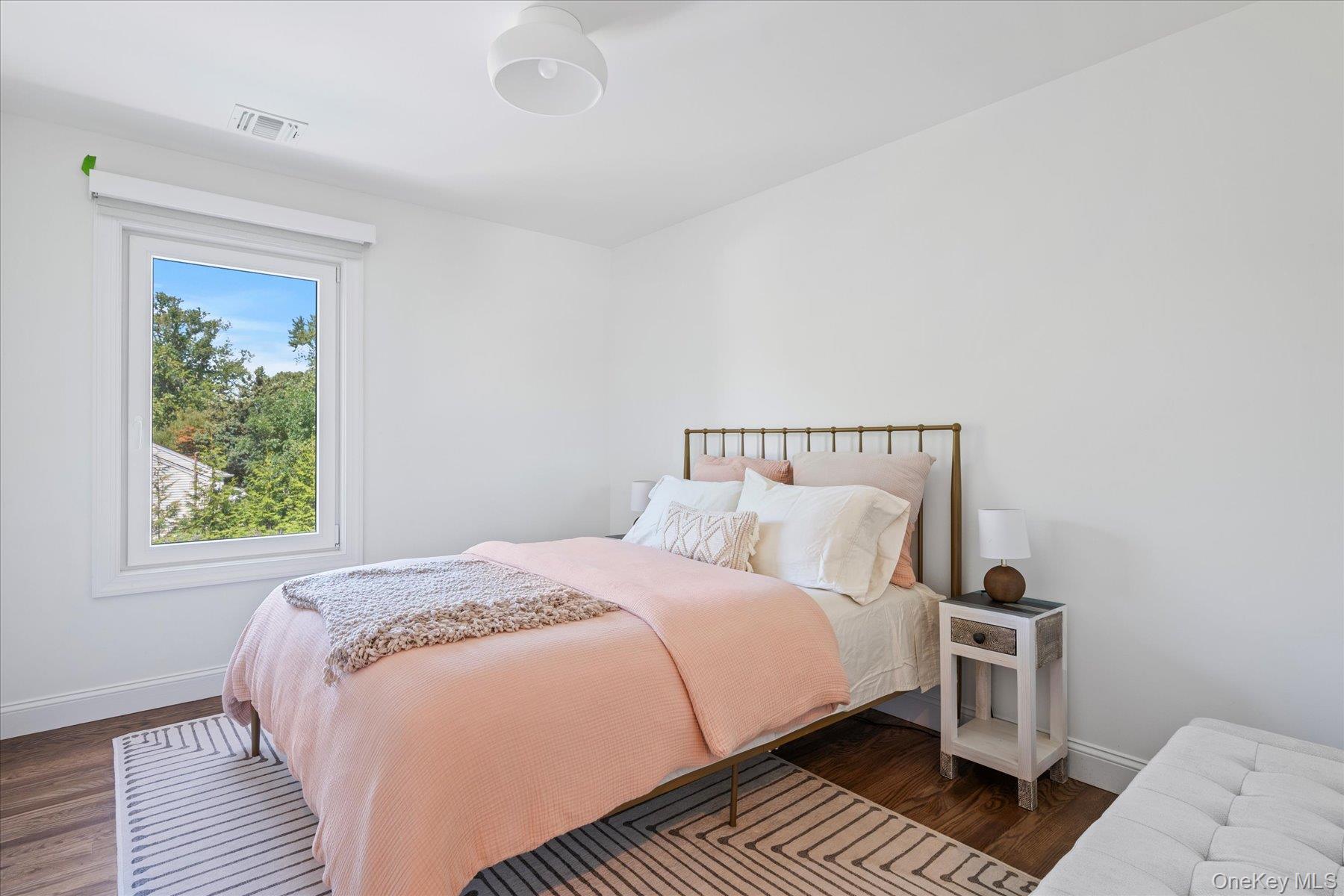 660 Sutton Place — photo 19