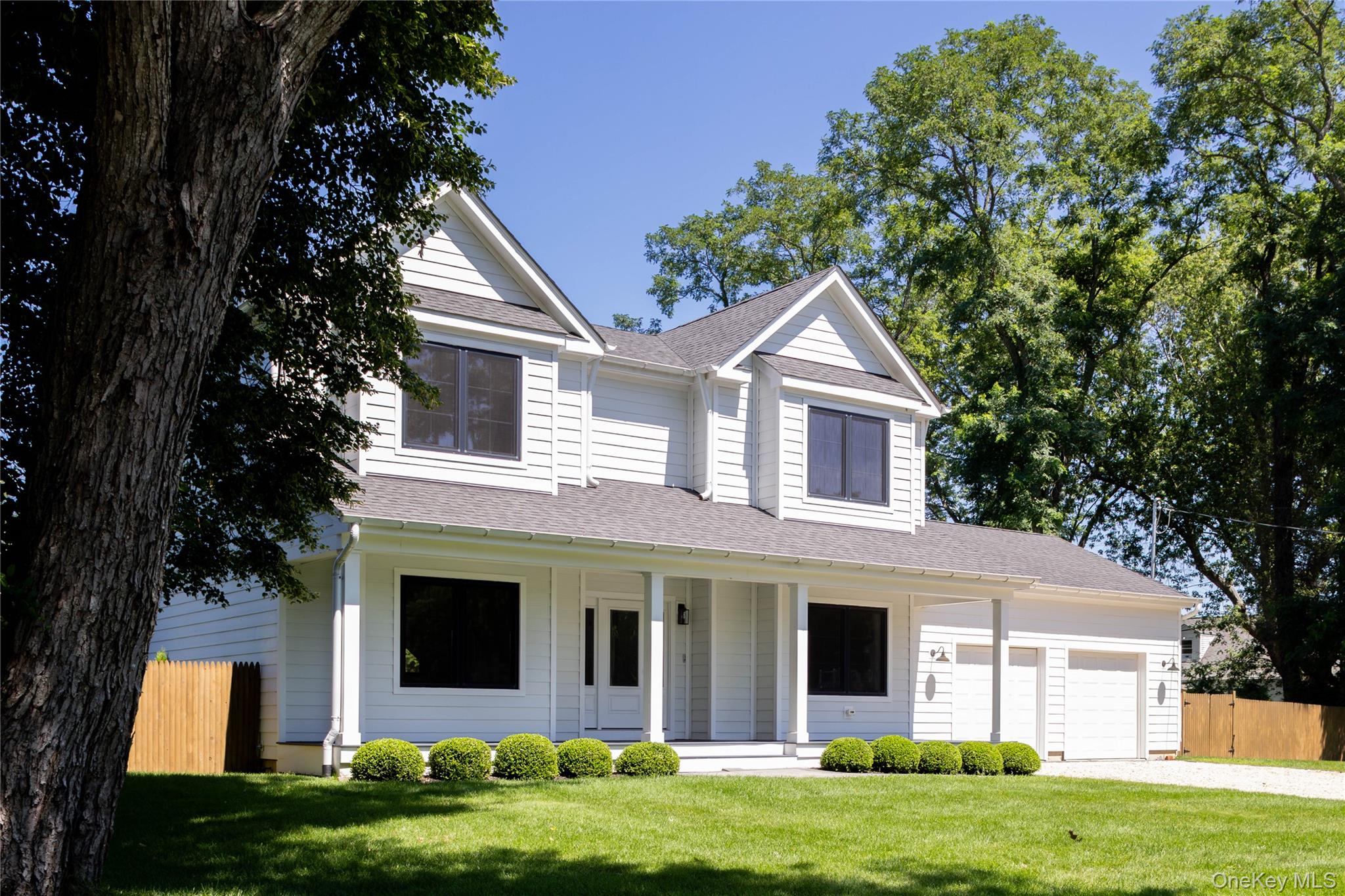660 Sutton Place — photo 34