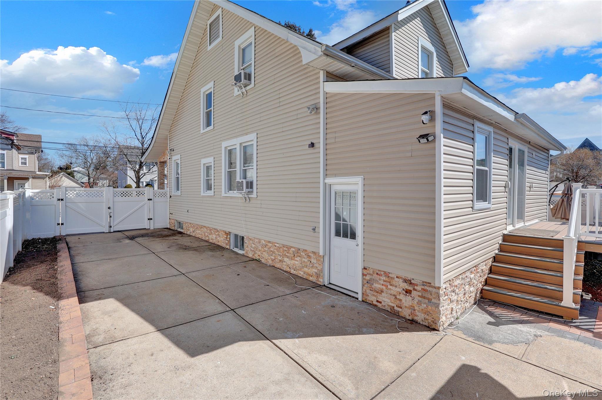 26 Hilbert Street — photo 31