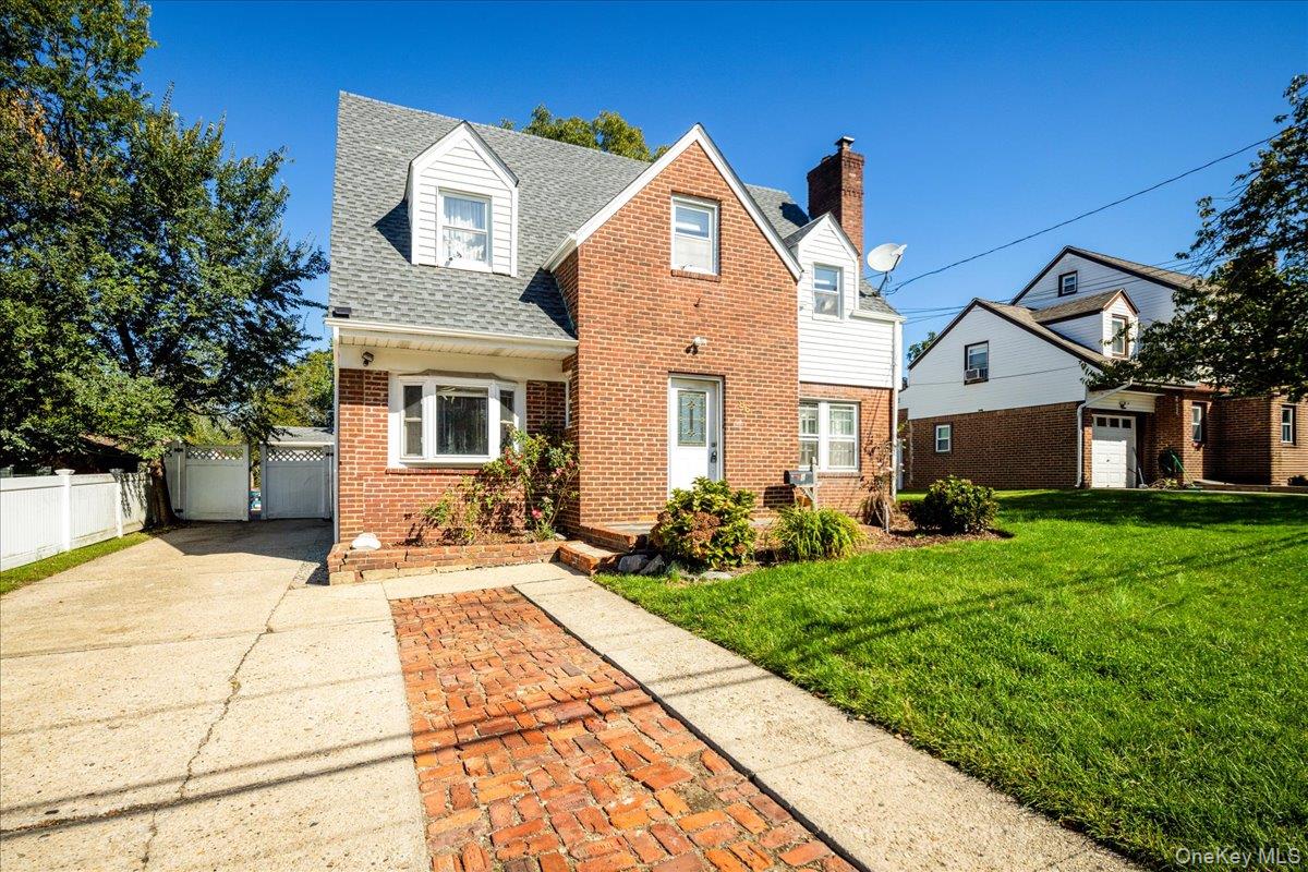 86 Clinton Avenue, Roosevelt
