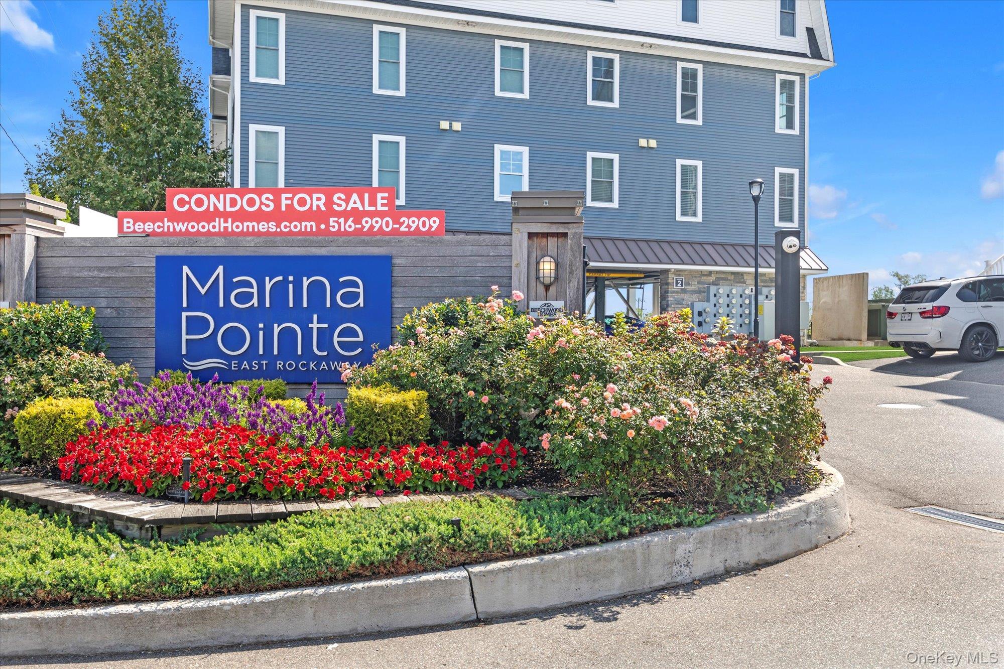 214 Marina Pointe Drive #214, East Rockaway