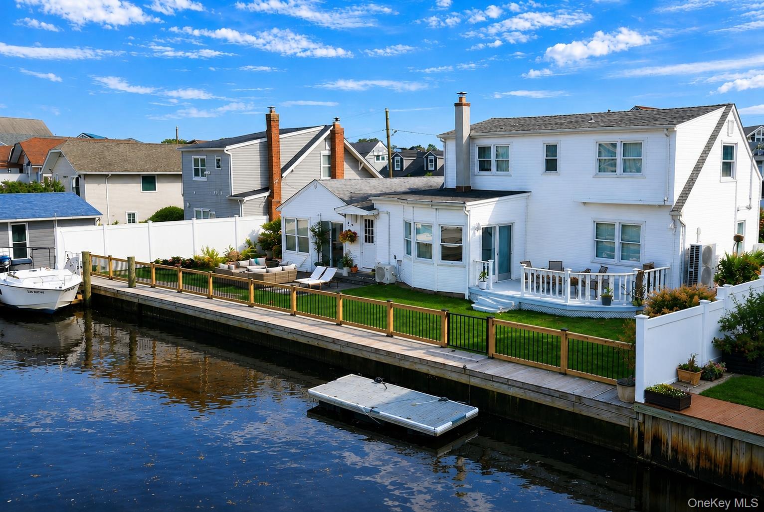677 9th Street, Lindenhurst