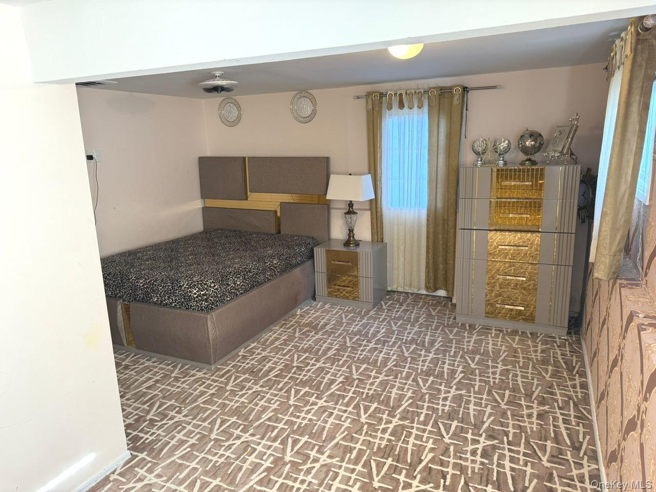 58 Narcissus Avenue — photo 10