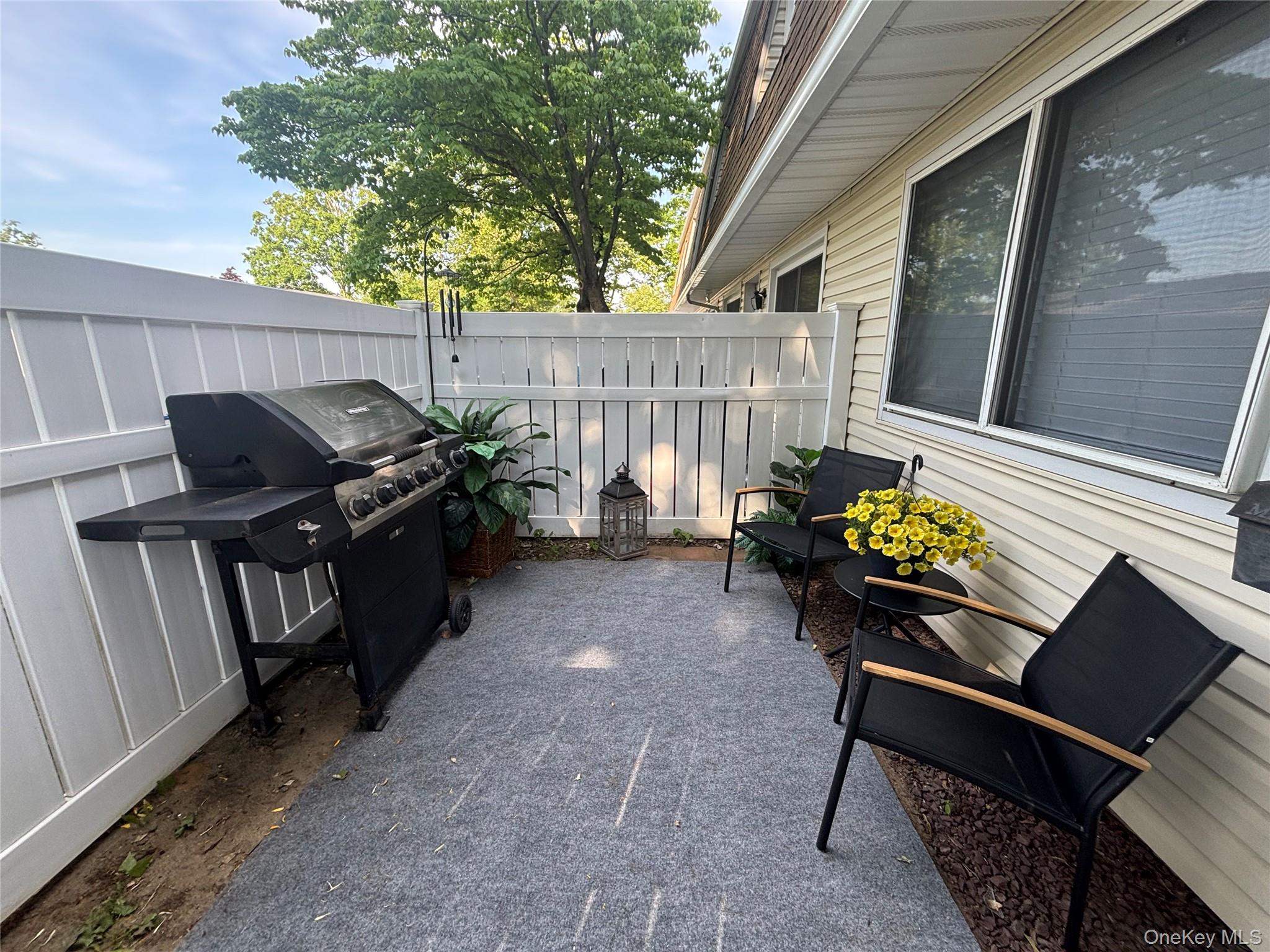 107 Storm Drive, Holtsville
