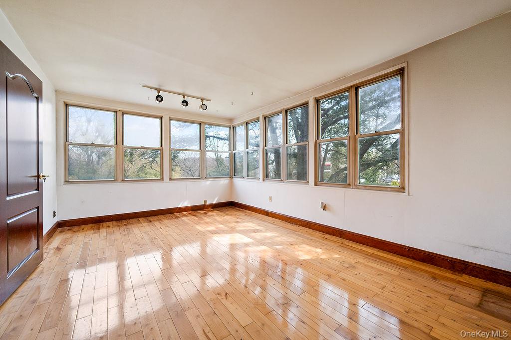 11 Valley View Road — photo 4