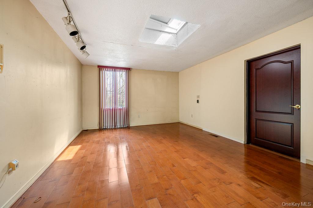 11 Valley View Road — photo 8