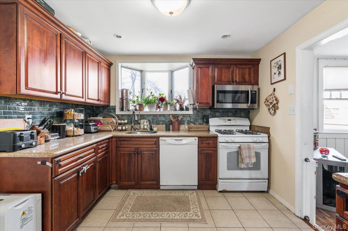 42 Moriches Drive — photo 13