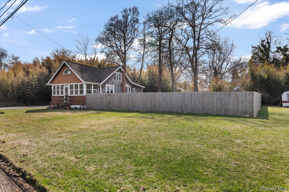 42 Moriches Drive — photo 31