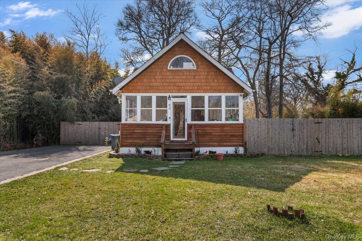 42 Moriches Drive — photo 4