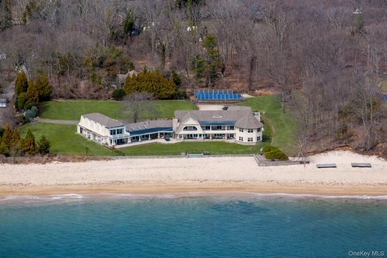 33 Beach Road, Northport