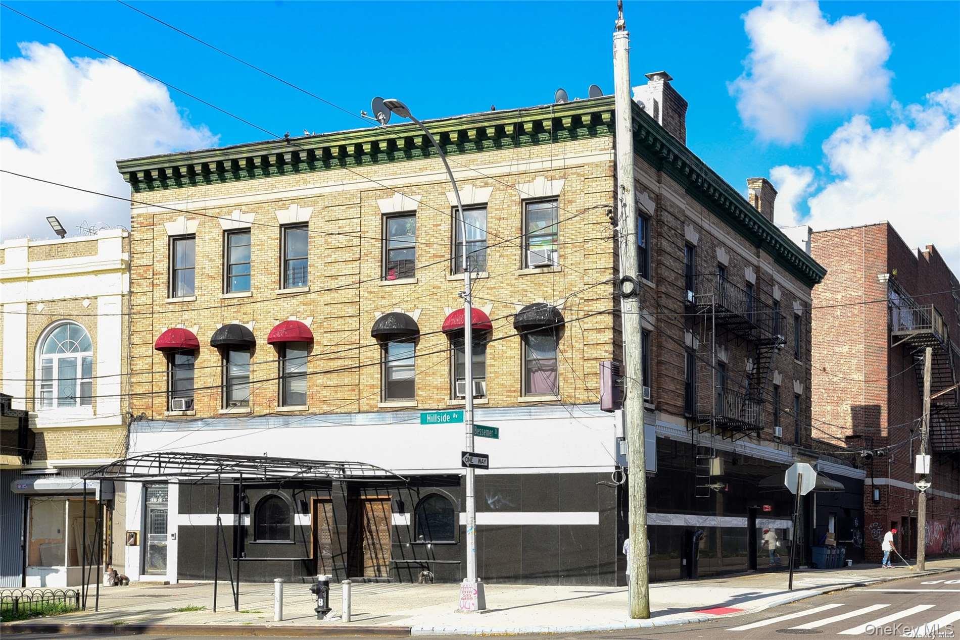 117-11/13 Hillside Avenue, Richmond Hill