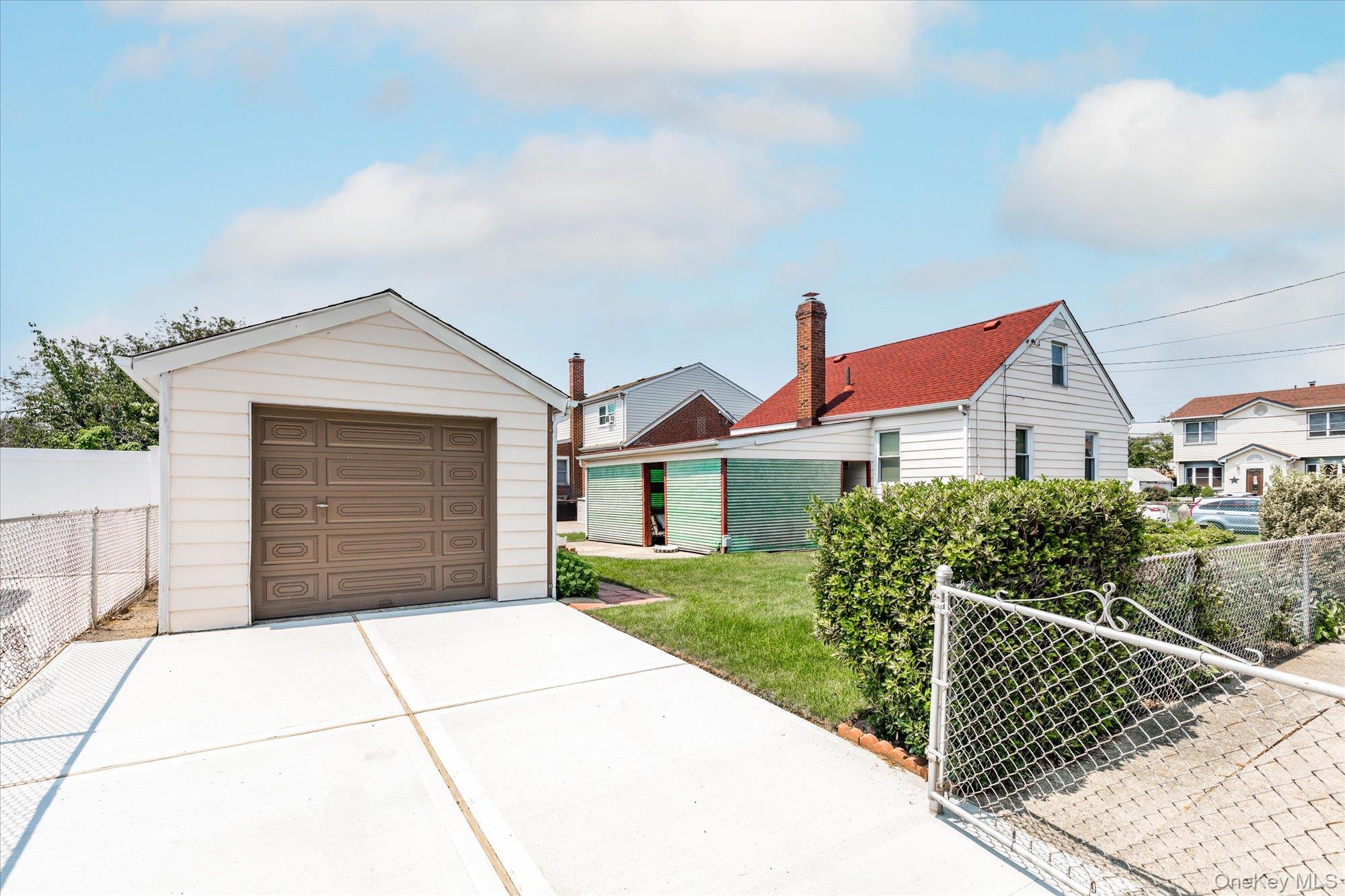 1267 Nelson Street — photo 3