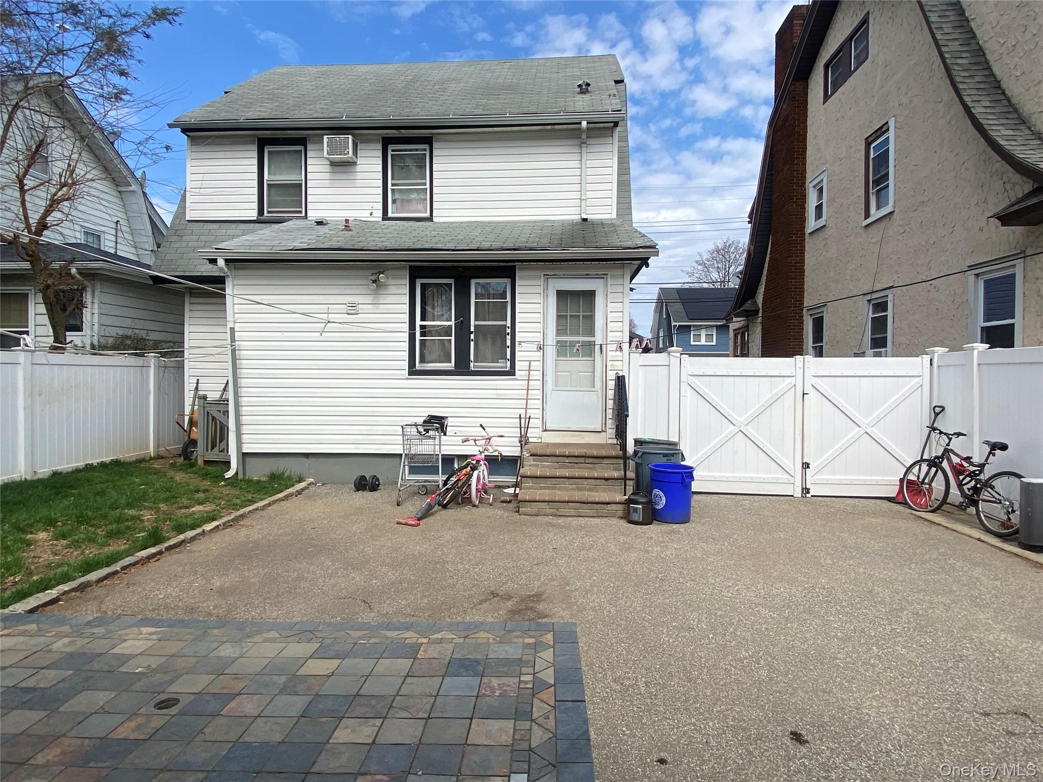 24 Lent Avenue — photo 14