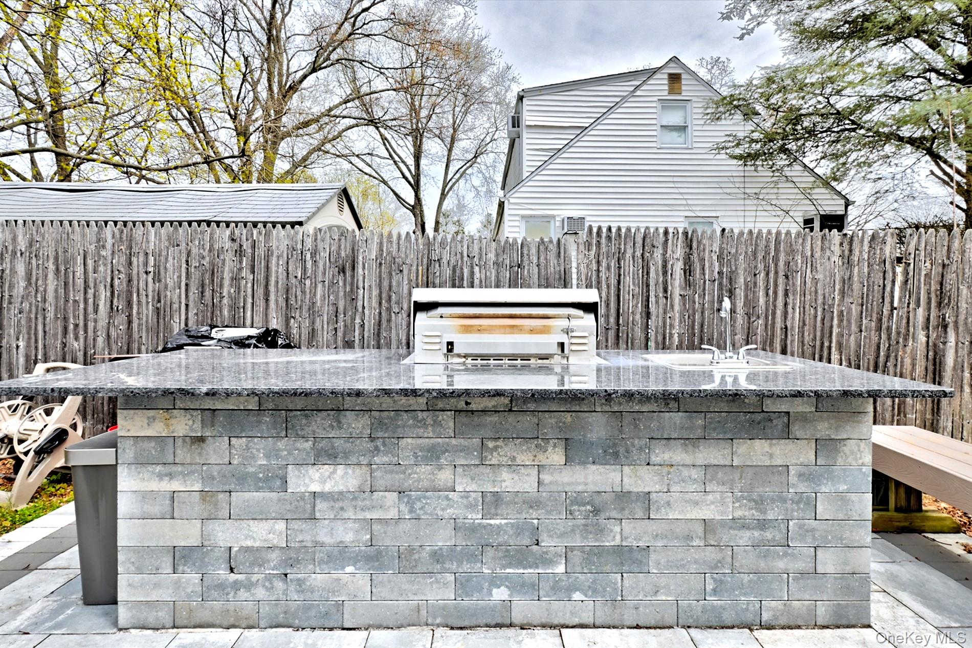12 Bruce Lane — photo 42