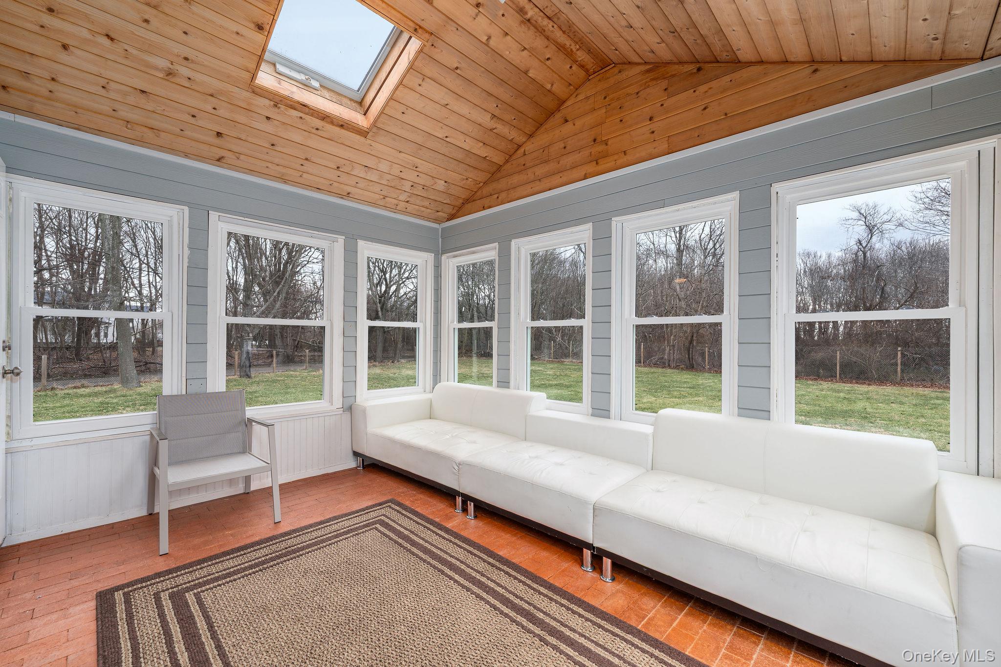 10940 Main Road — photo 12