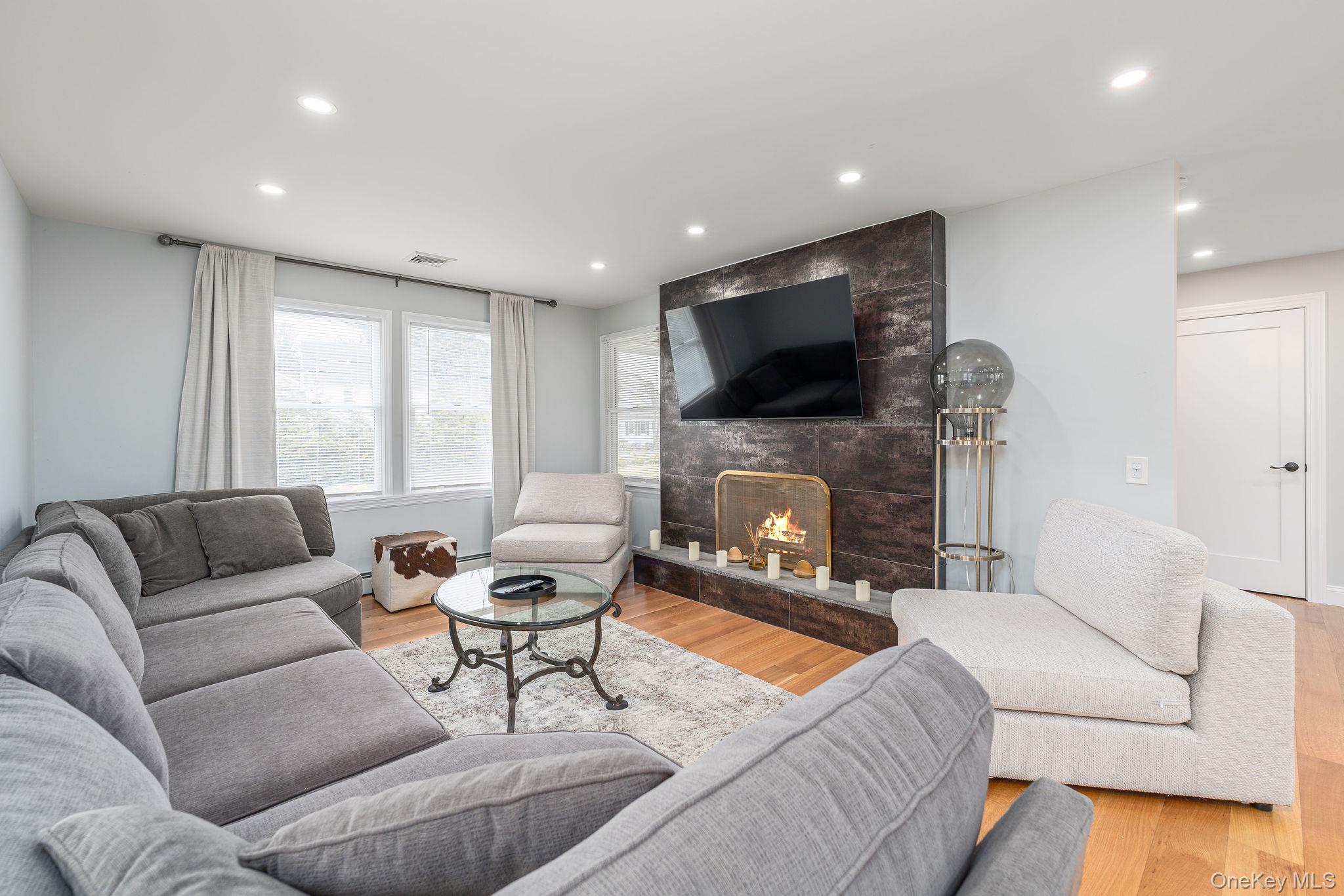 10940 Main Road — photo 9