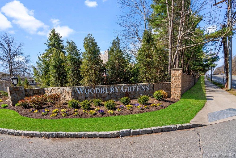 35 Chestnut Lane, Woodbury