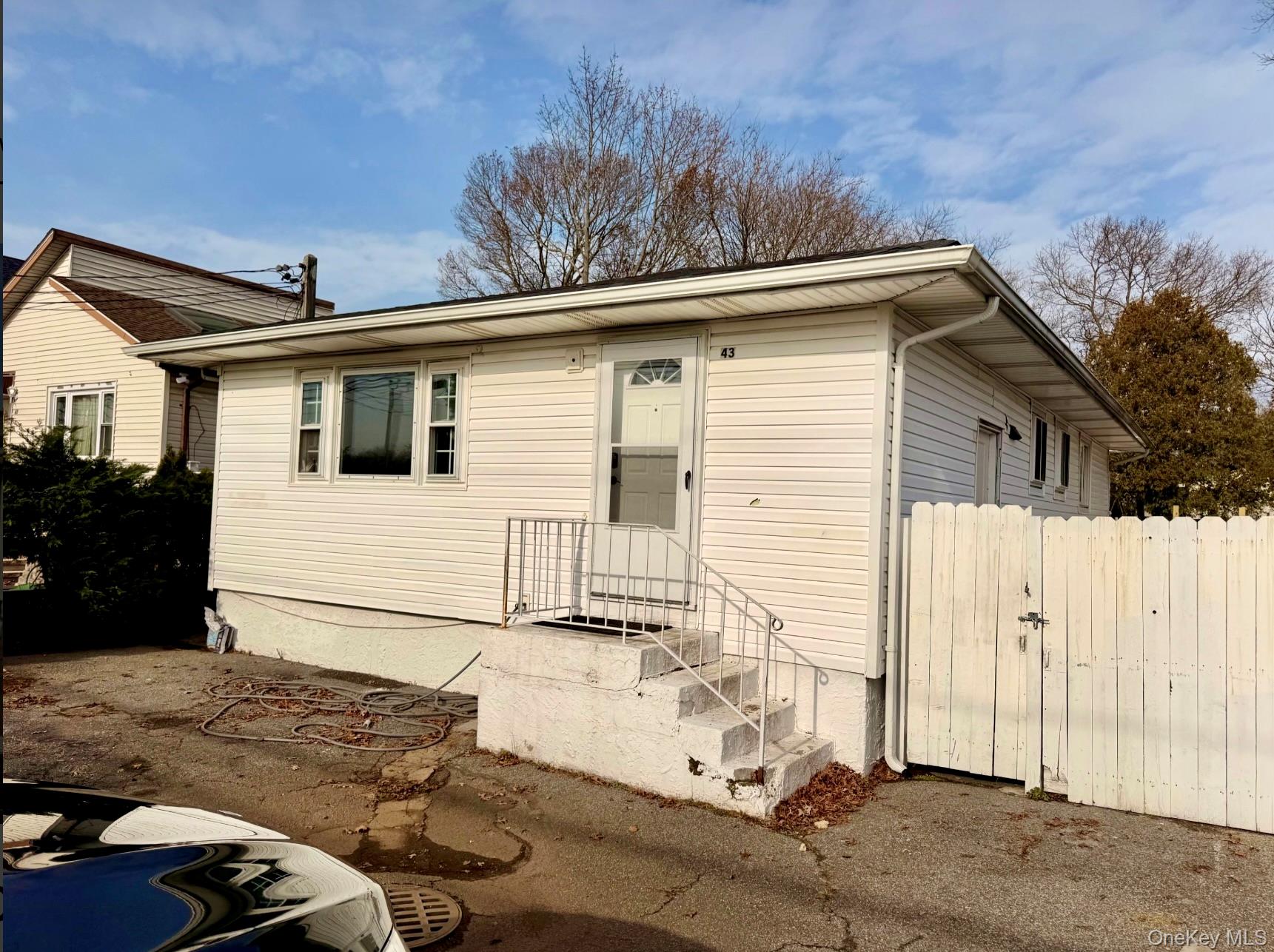 43 Johnson Avenue — photo 3