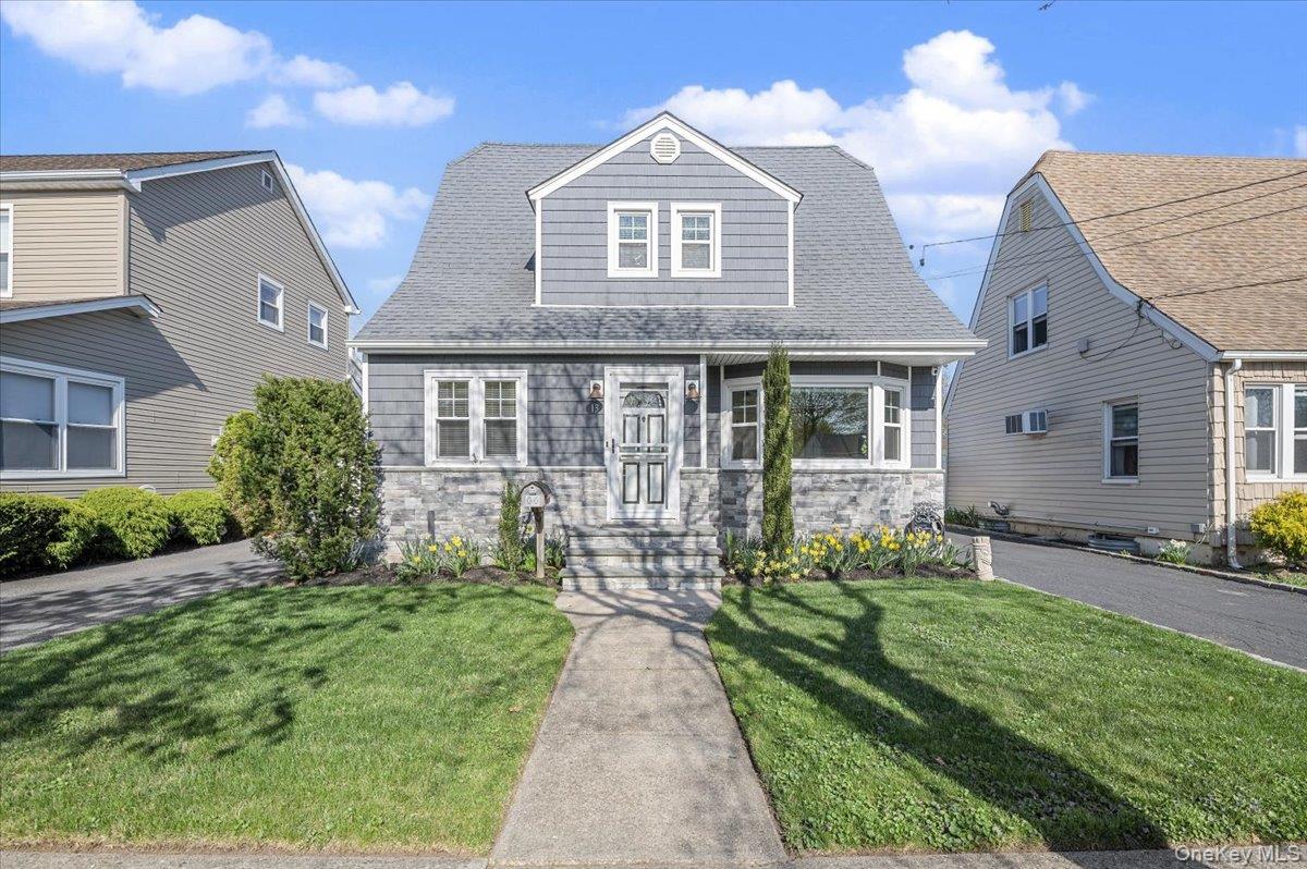 13 Spruce Street