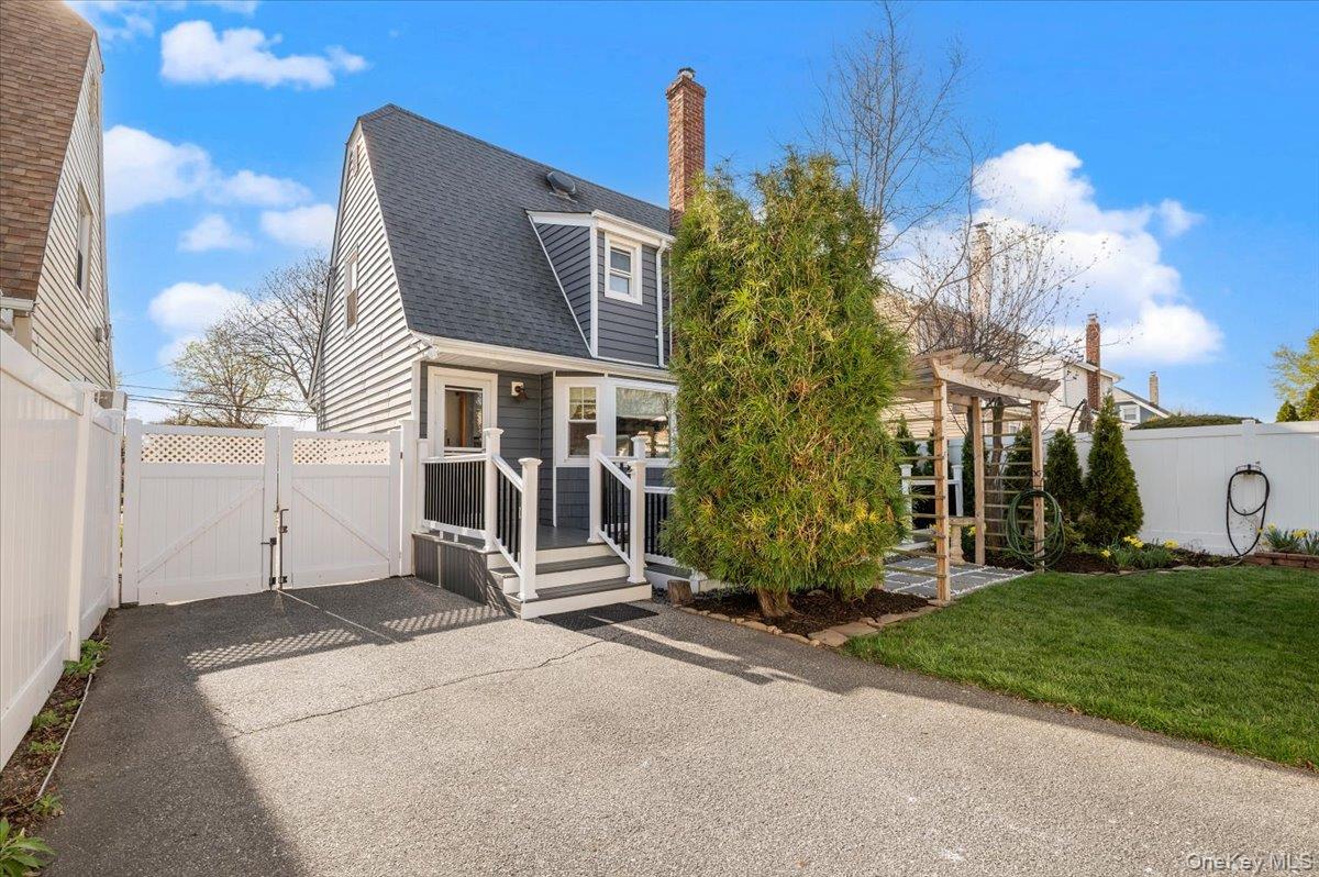 13 Spruce Street — photo 24