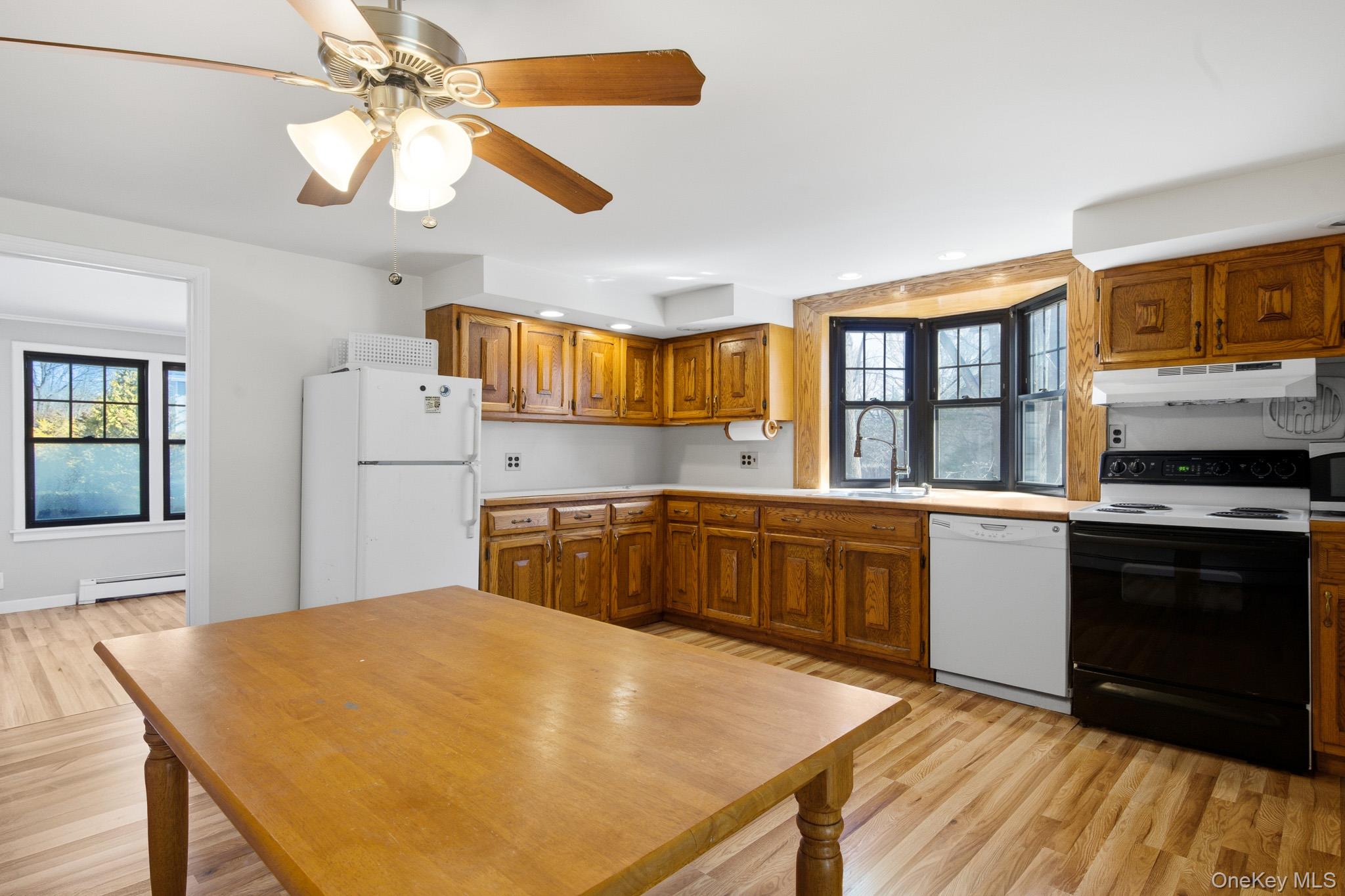 94 Lakewood Street — photo 5