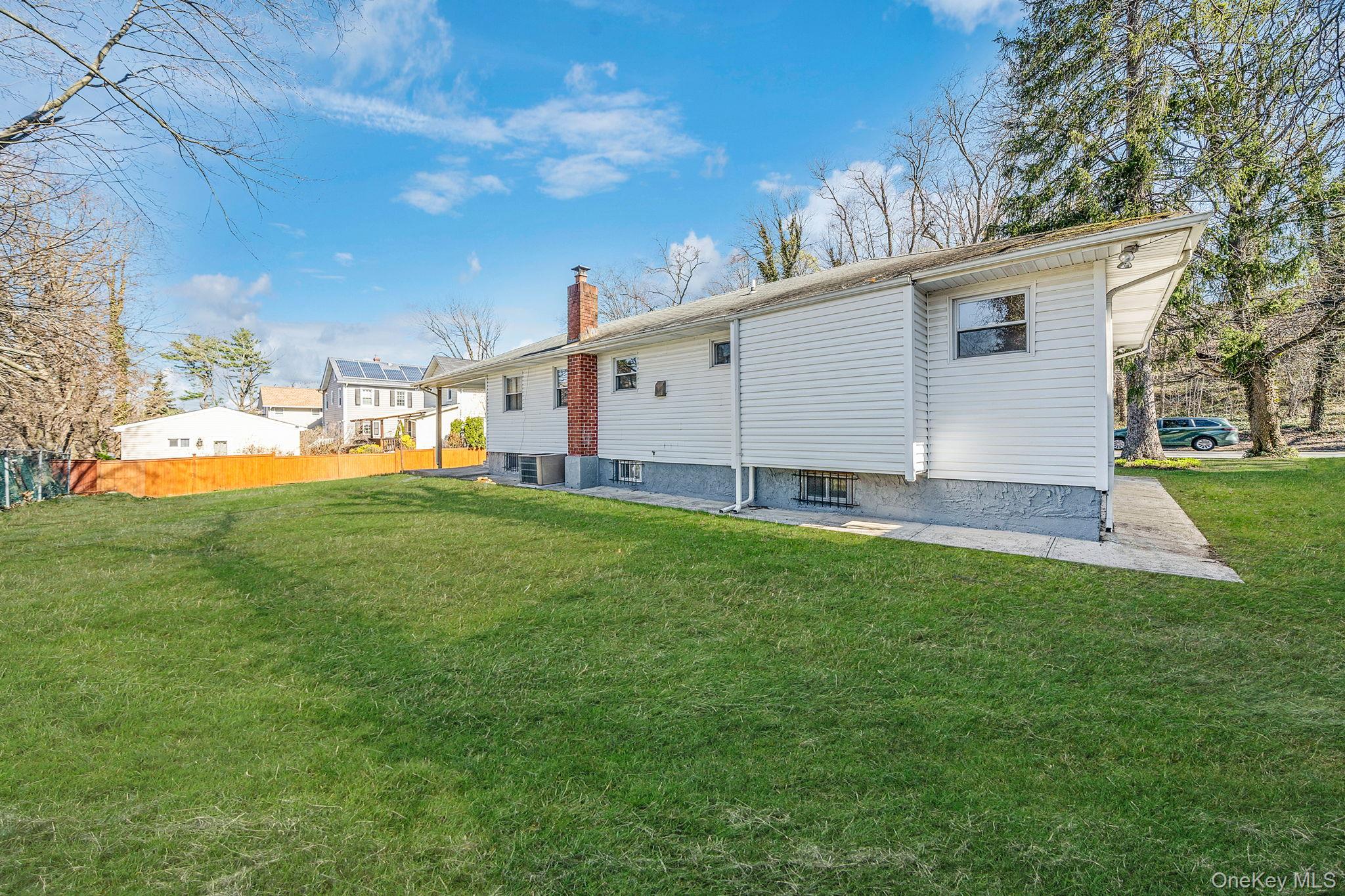 45 Roslyn Road — photo 4