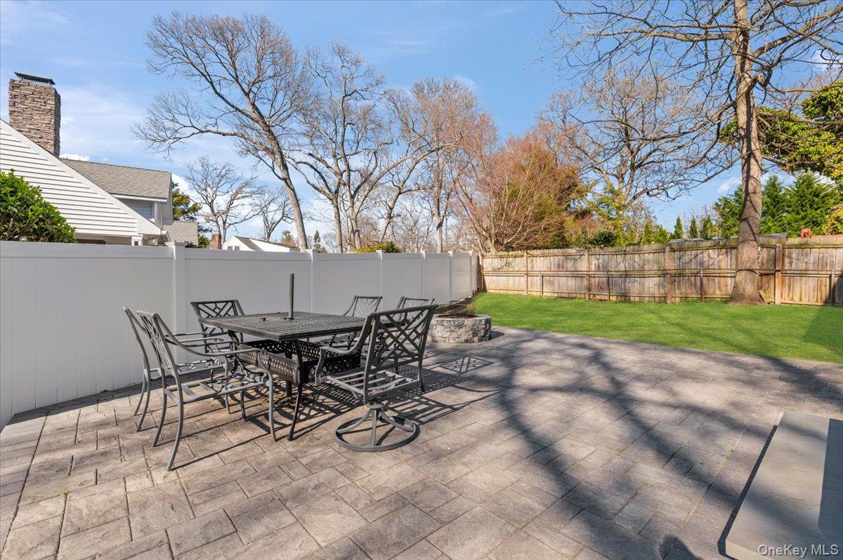 10 Maple Road — photo 25