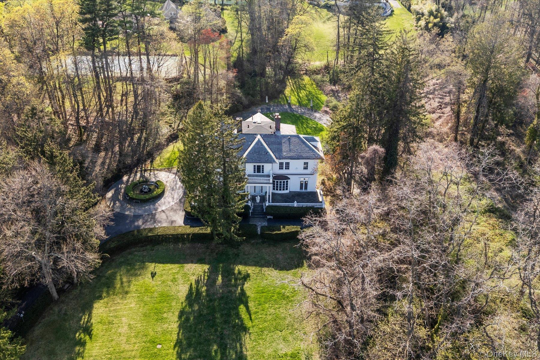 365 Shore Road — photo 39