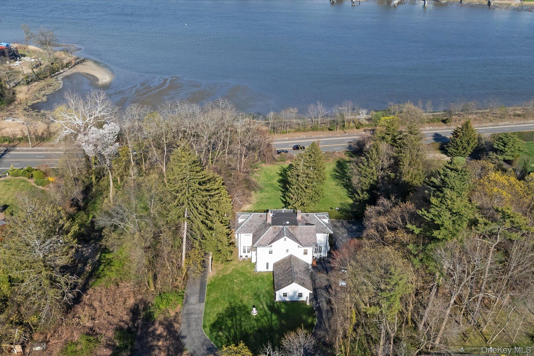 365 Shore Road — photo 6