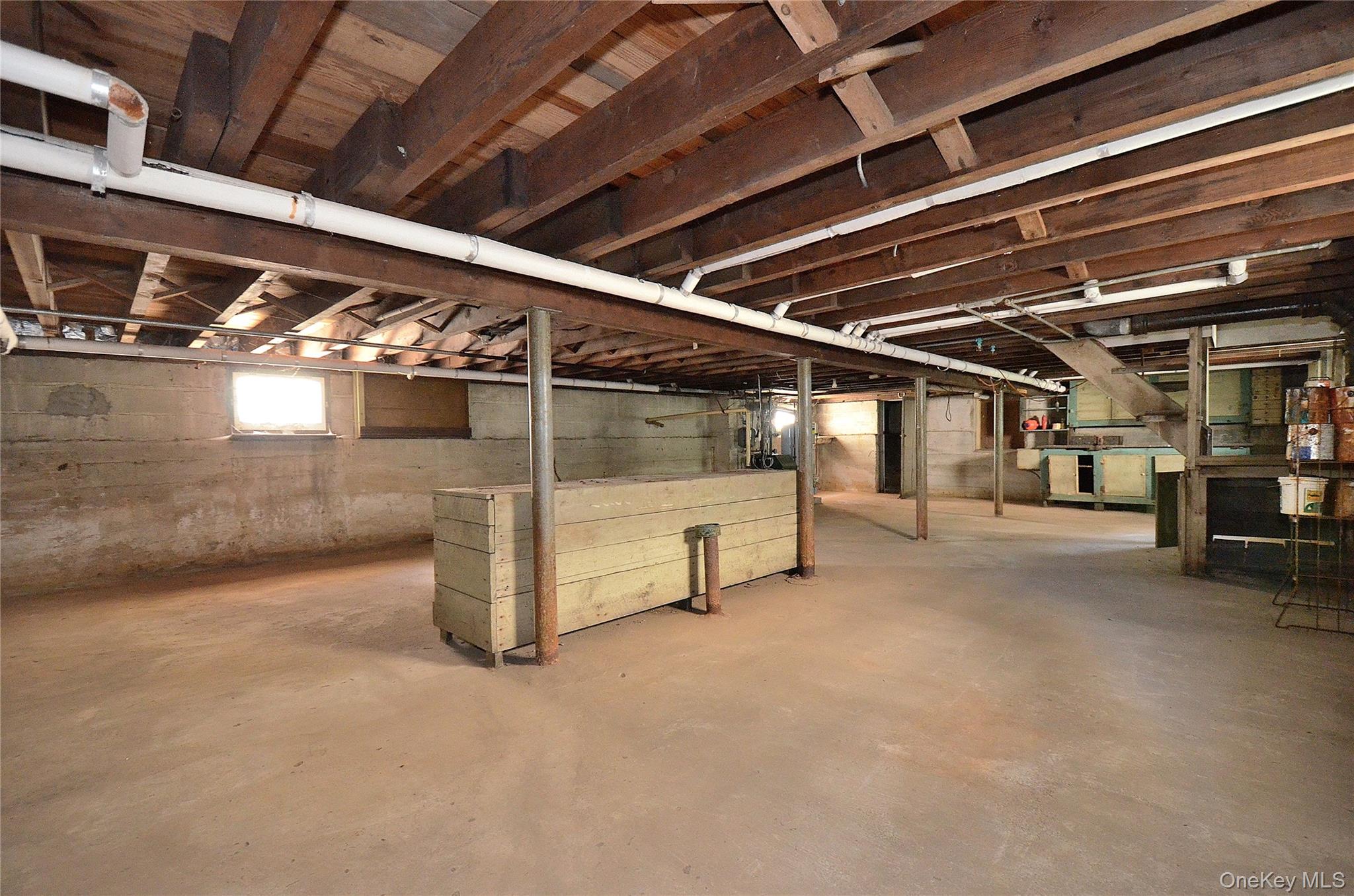 2586 Riverside Drive — photo 22