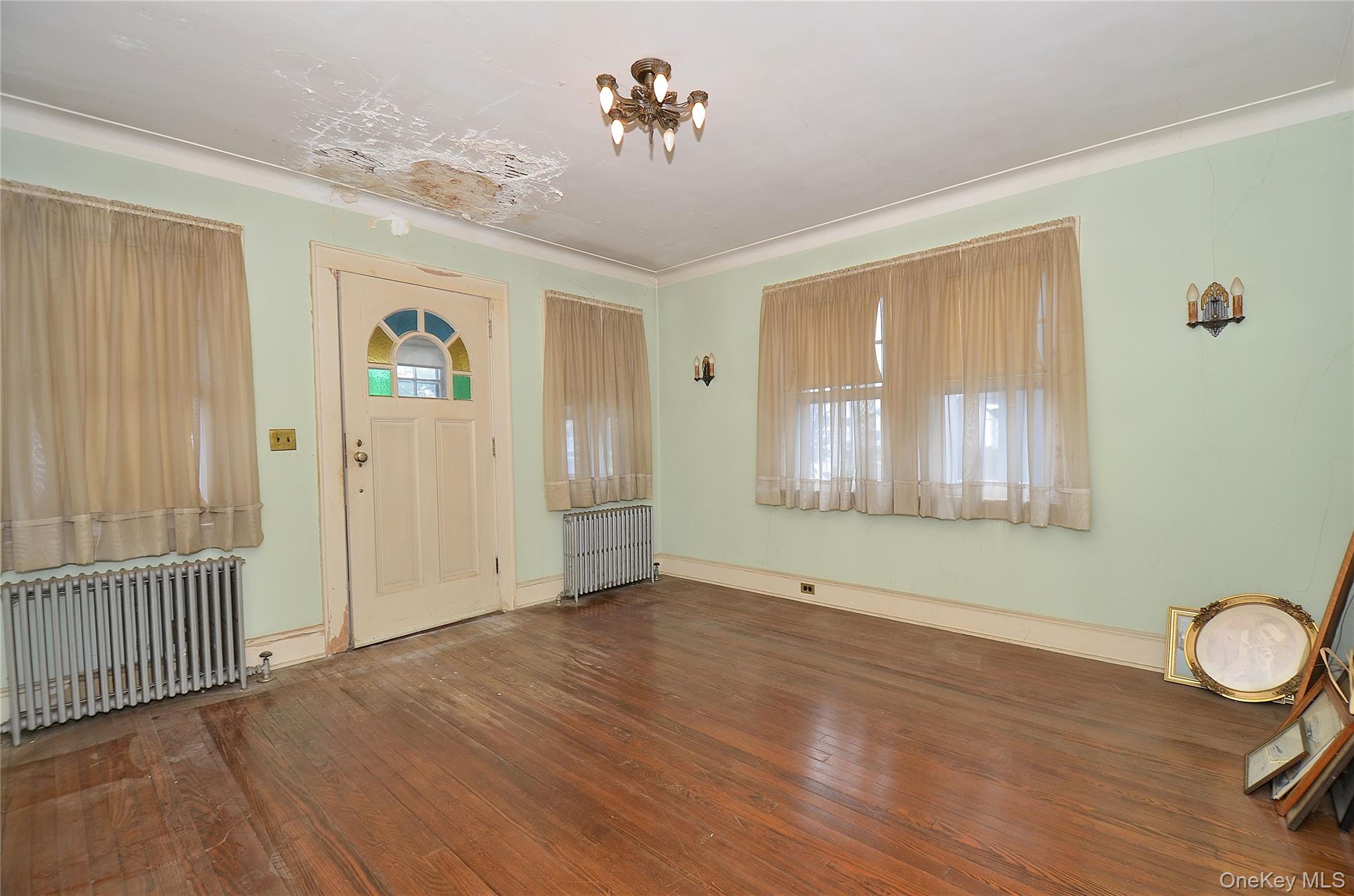 2586 Riverside Drive — photo 7