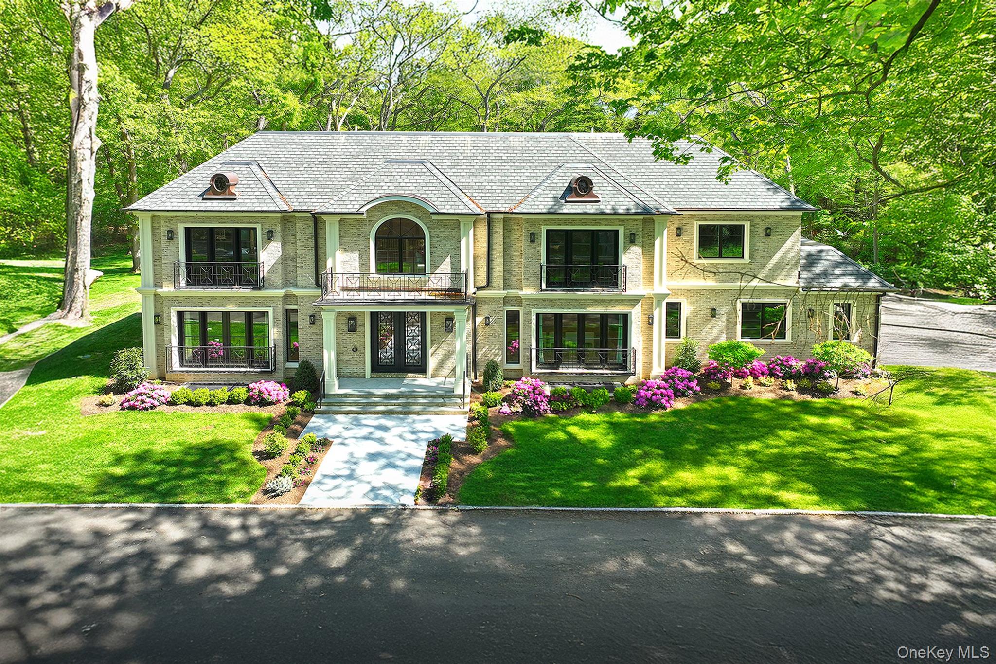 20 Knollwood Road, Brookville