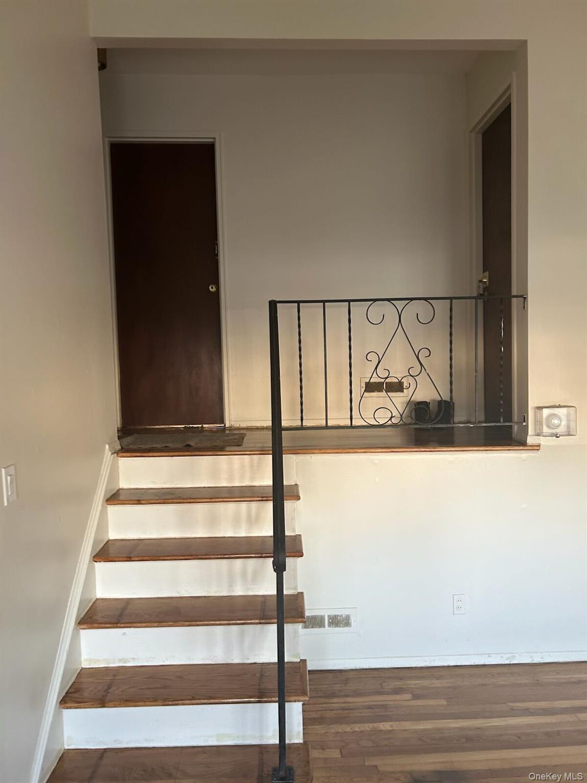 229 Sylvester Streets — photo 3
