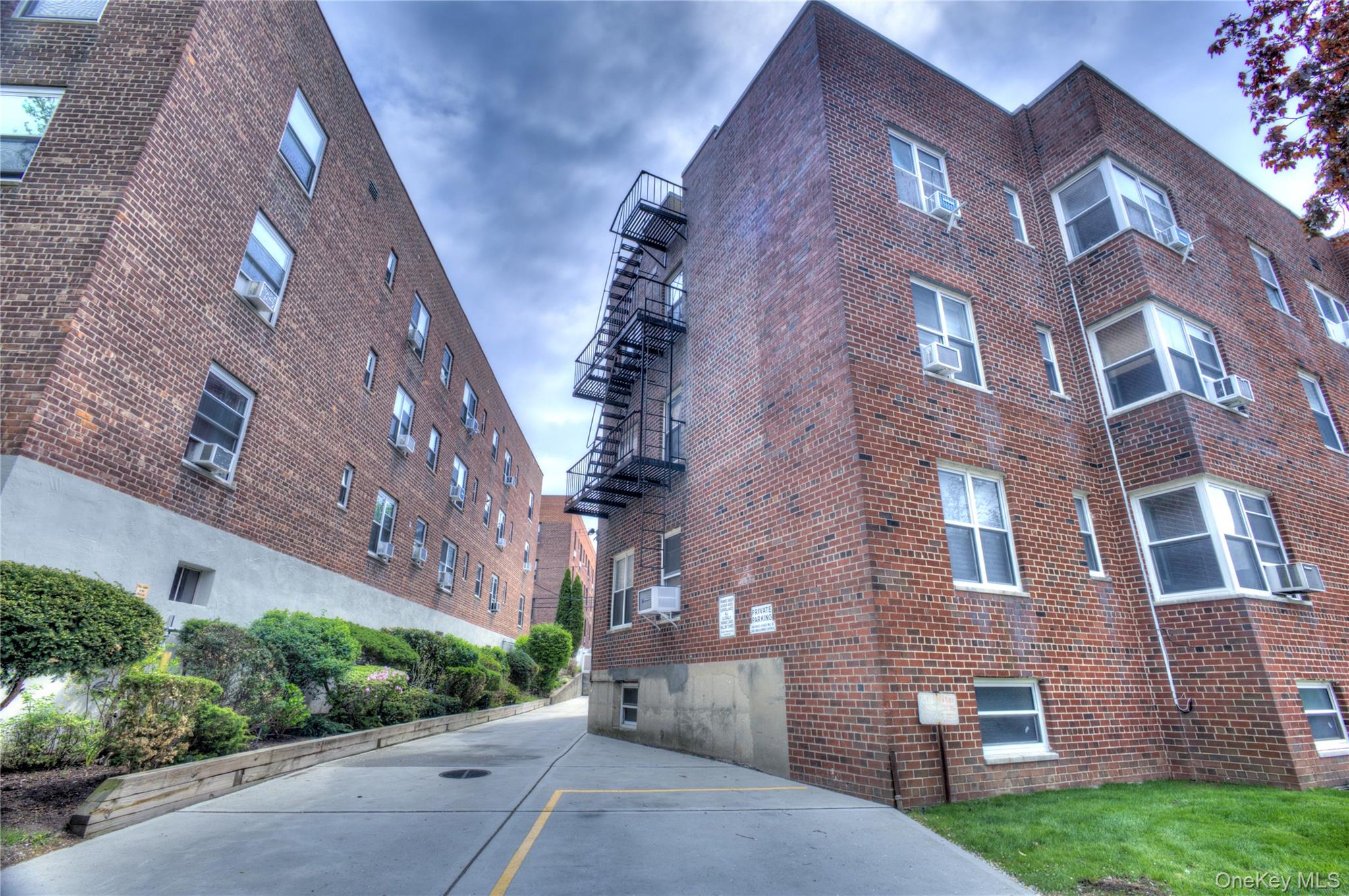75 Middle Neck Road #4-G — photo 31