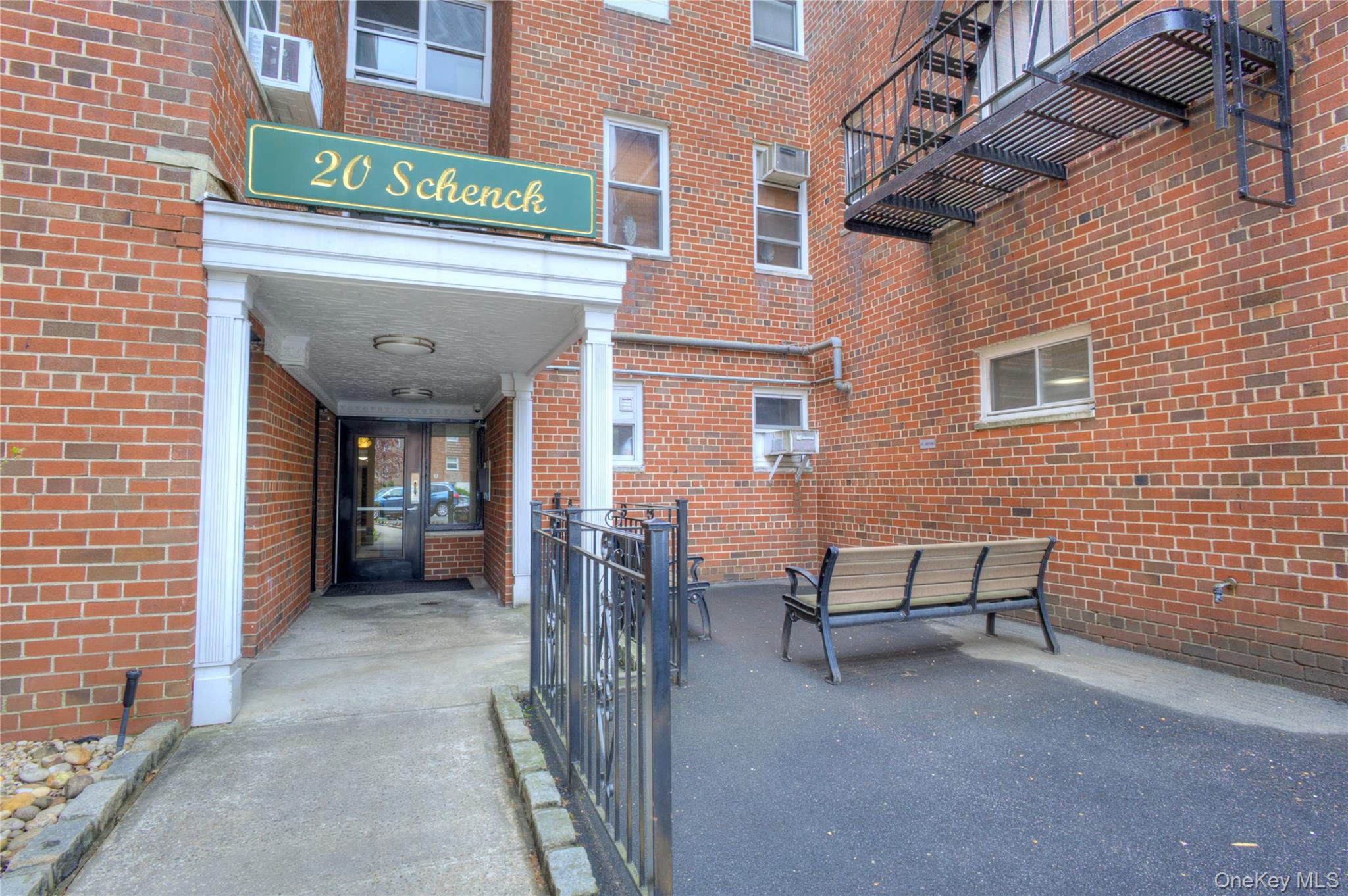 75 Middle Neck Road #4-G — photo 35